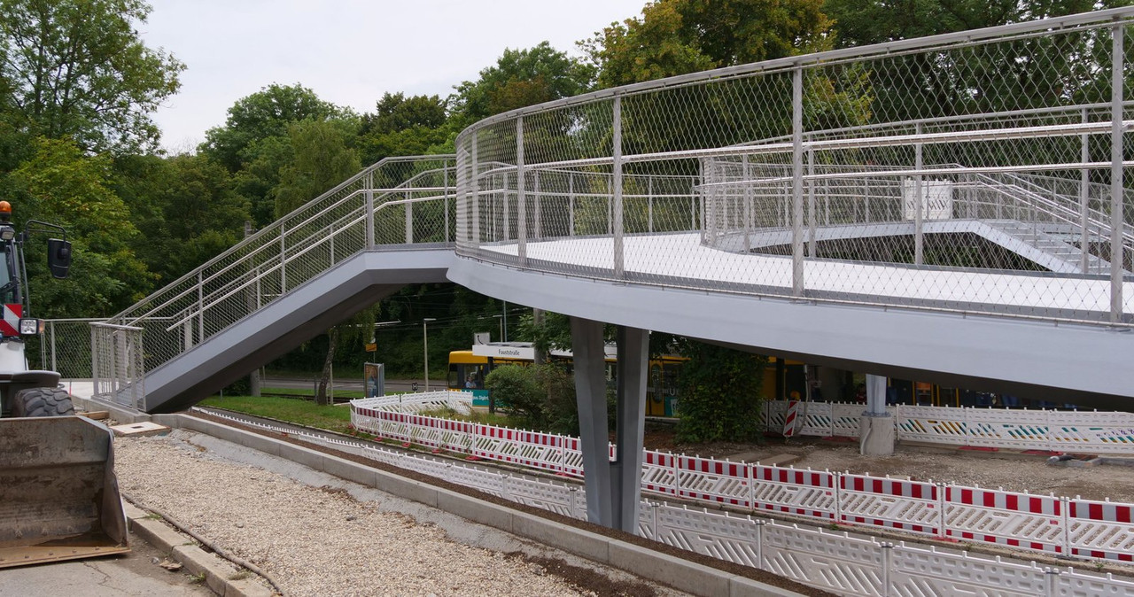 [Bild: 030825-121346-1b.jpg]