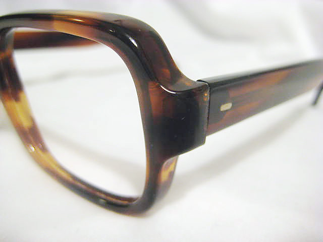7 barrel hinge side view