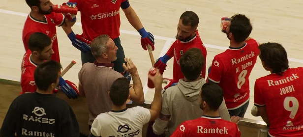 <p>HÓQUEI EM PATINS/LIGA EUROPEIA: U.OLIVEIRENSE VENCE, SPORTING EMPATA, FC PORTO E BENFICA DERROTADOS</p>