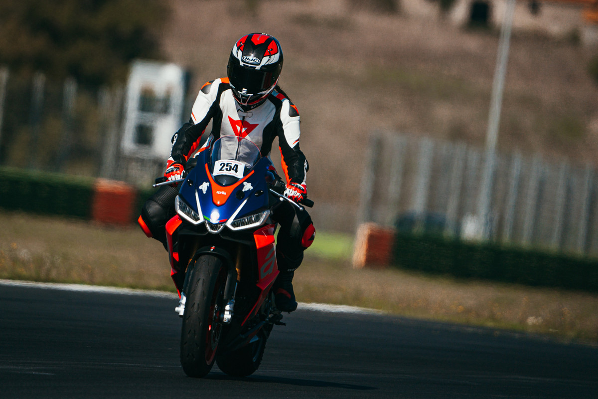 96C55CA7-75B1-4A6D-9A4D-36EC641381F6