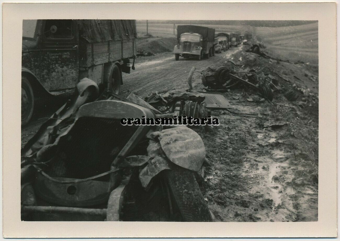 Orig. Foto Vormarsch 125.ID Opel Blitz Lkw zerstörte Lkw PLOSKIR