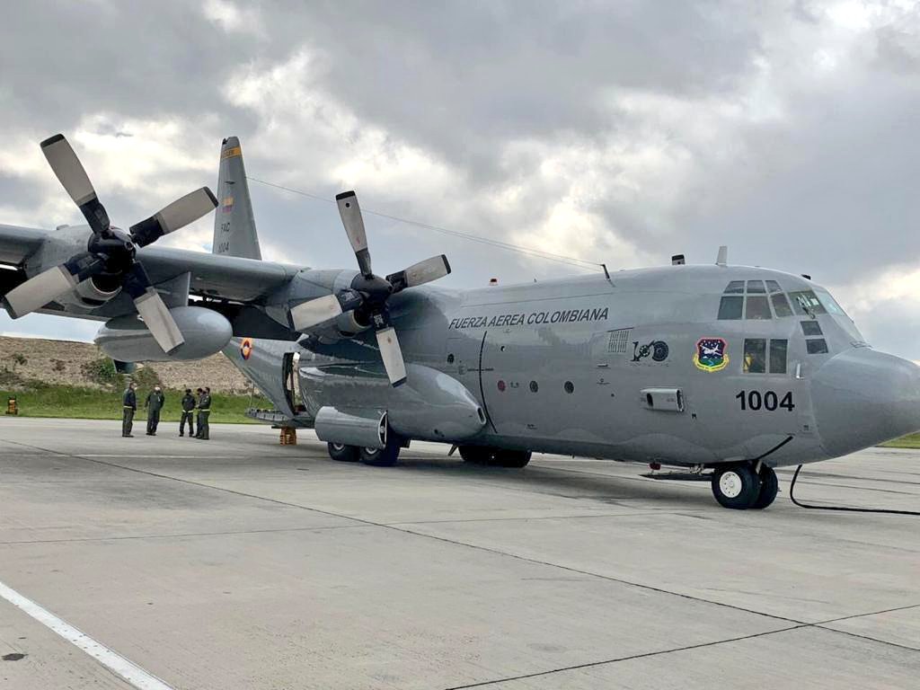 La Fuerza Aérea Colombiana despliega un avión C-130H para el transporte de alimentos
