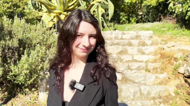 JacquieEtMichelTV – Ayori – 21 years old, from Poitiers!