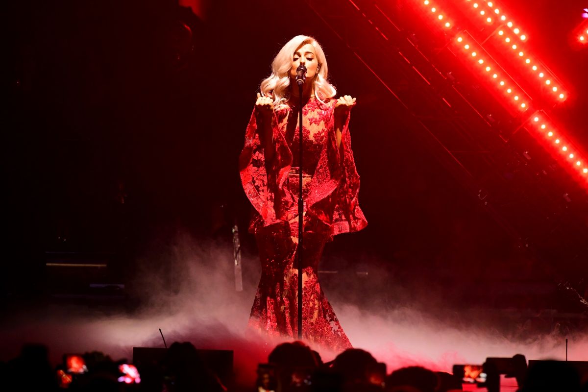 bebe-rexha-performs-at-mtv-europe-music-awards-2016-in-rotterdam