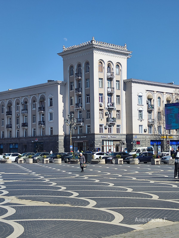 Небольшая весенняя прогулка в городке Рустави (март 2025) Небольшая весенняя прогулка в городке Рустави (март 2025)