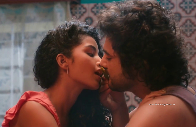 kiss-scene-of-anupama-parameswaran-in-tillu-square-2024