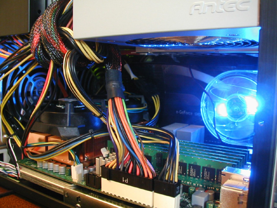 Lian Li V351B-Dual X5450 3 GHz-Inside