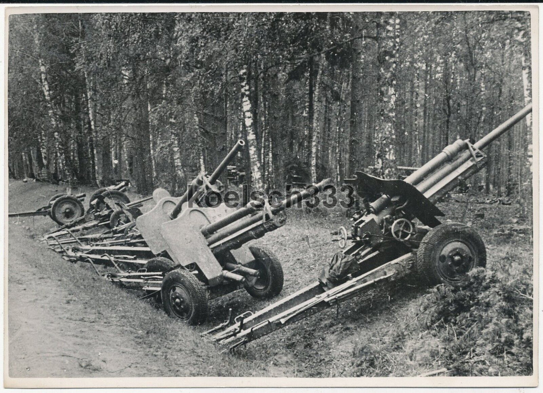 Foto russische Flak und Infanterie Geschütze Wehrmacht Beute 1941