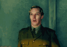 salute-benedict-cumberbatch-p2bvr6muiadi55o4.gif