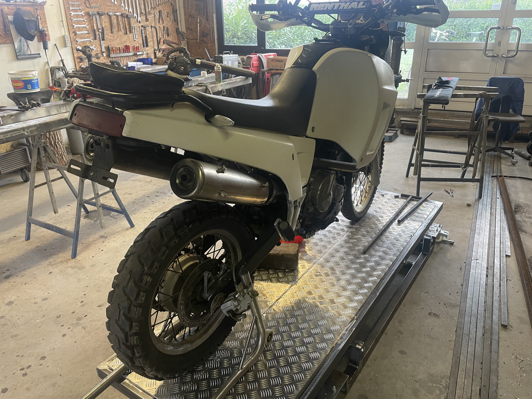 961A5C85-D2D8-42B5-9A91-5EE58D719556