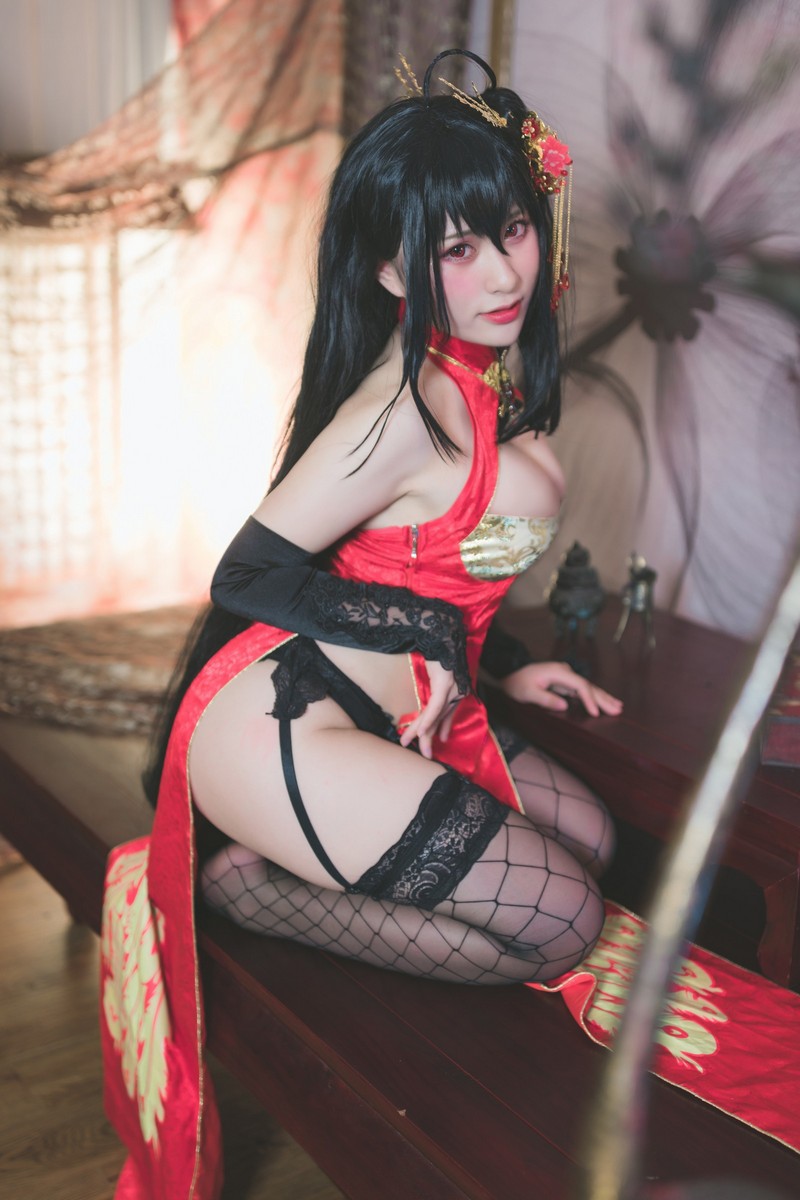柘烟Zuken 大凤 旗袍 Cosplay（Azur Lane Taihou）高清写真【24P｜164.7MB】插图3