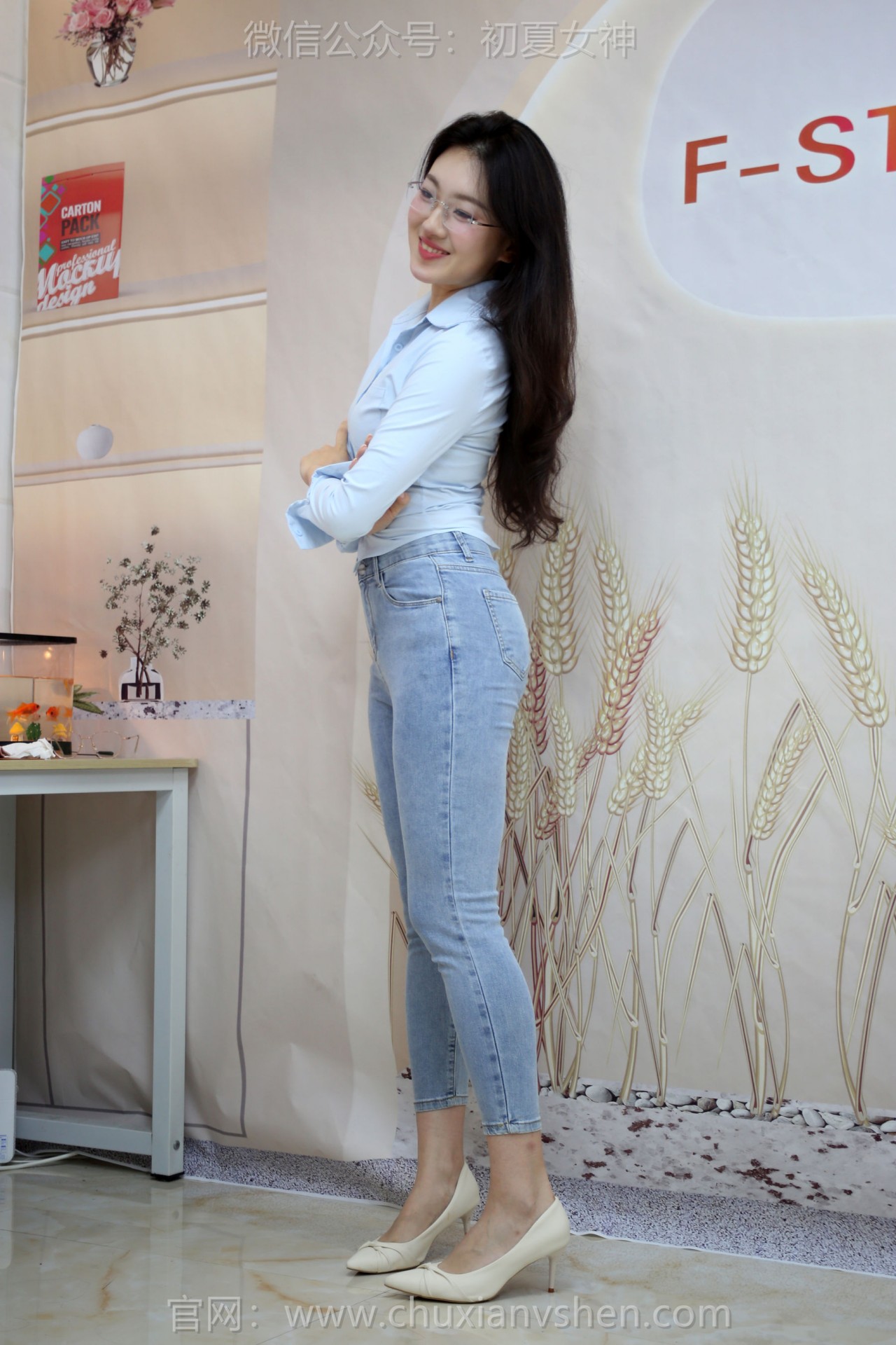 夏小小nude《初夏女神》写真，室内的，清新与优雅的双重享受插图5