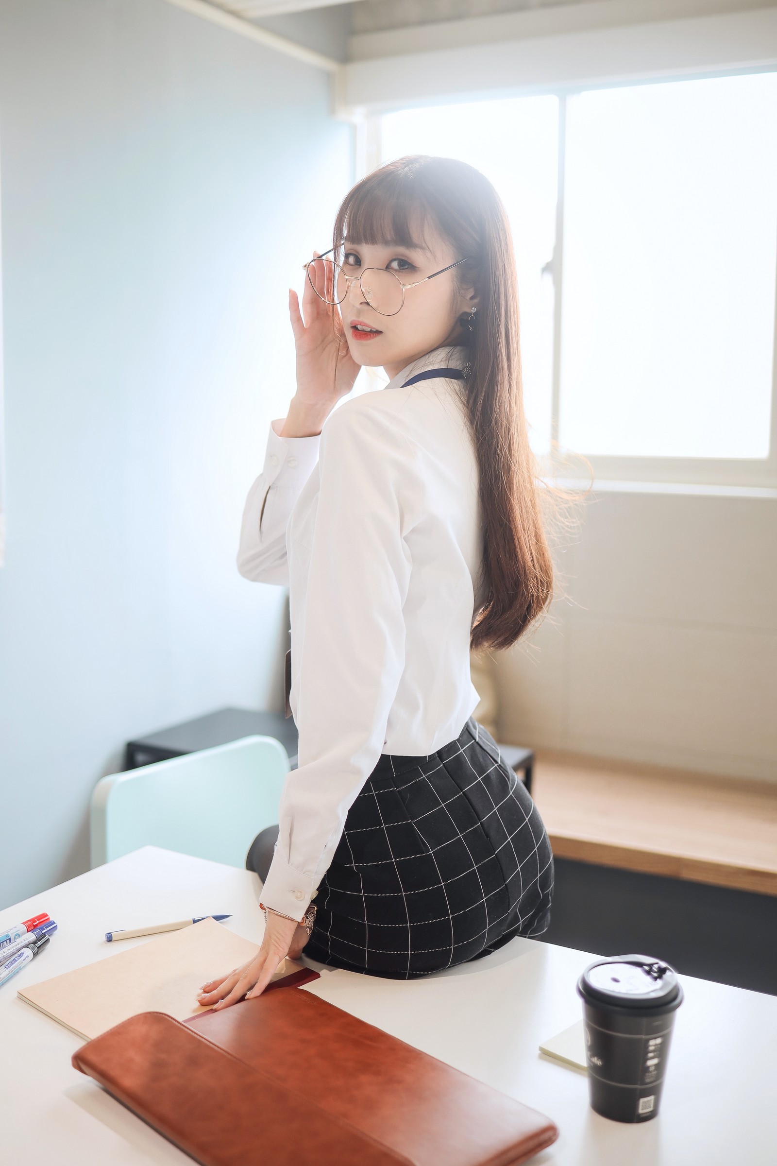 泥泥汝 OL 女郎 A 主题 写真图集｜职业风高清摄影（31P｜155MB）插图5