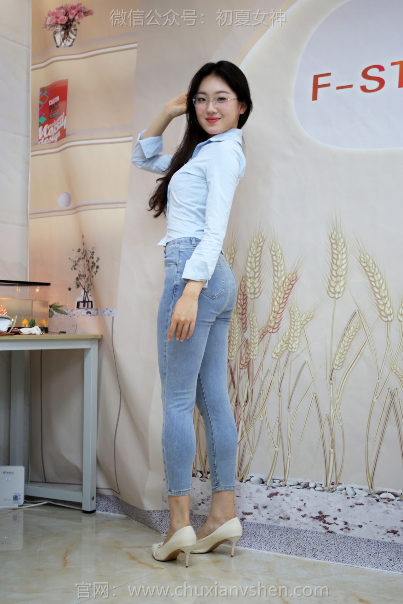 夏小小nude《初夏女神》写真，室内的，清新与优雅的双重享受插图7