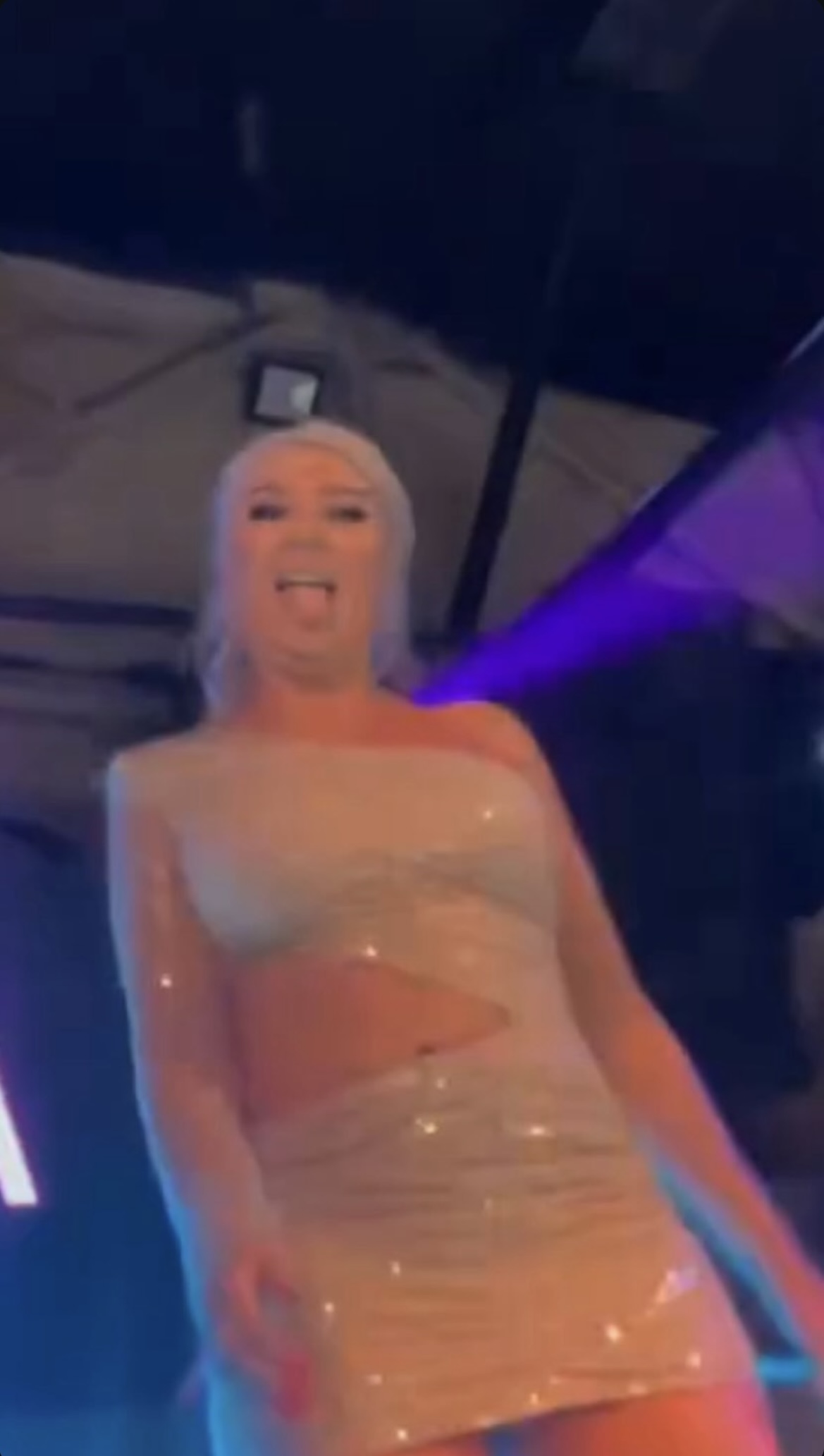 F7-F5272-B-54-D5-4-B73-8285-F12219-ECC55