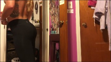 [Image: Voyeur61775120805.jpg]