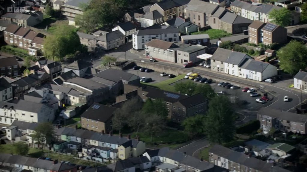 [Image: d10q8w3uuzau.jpg]